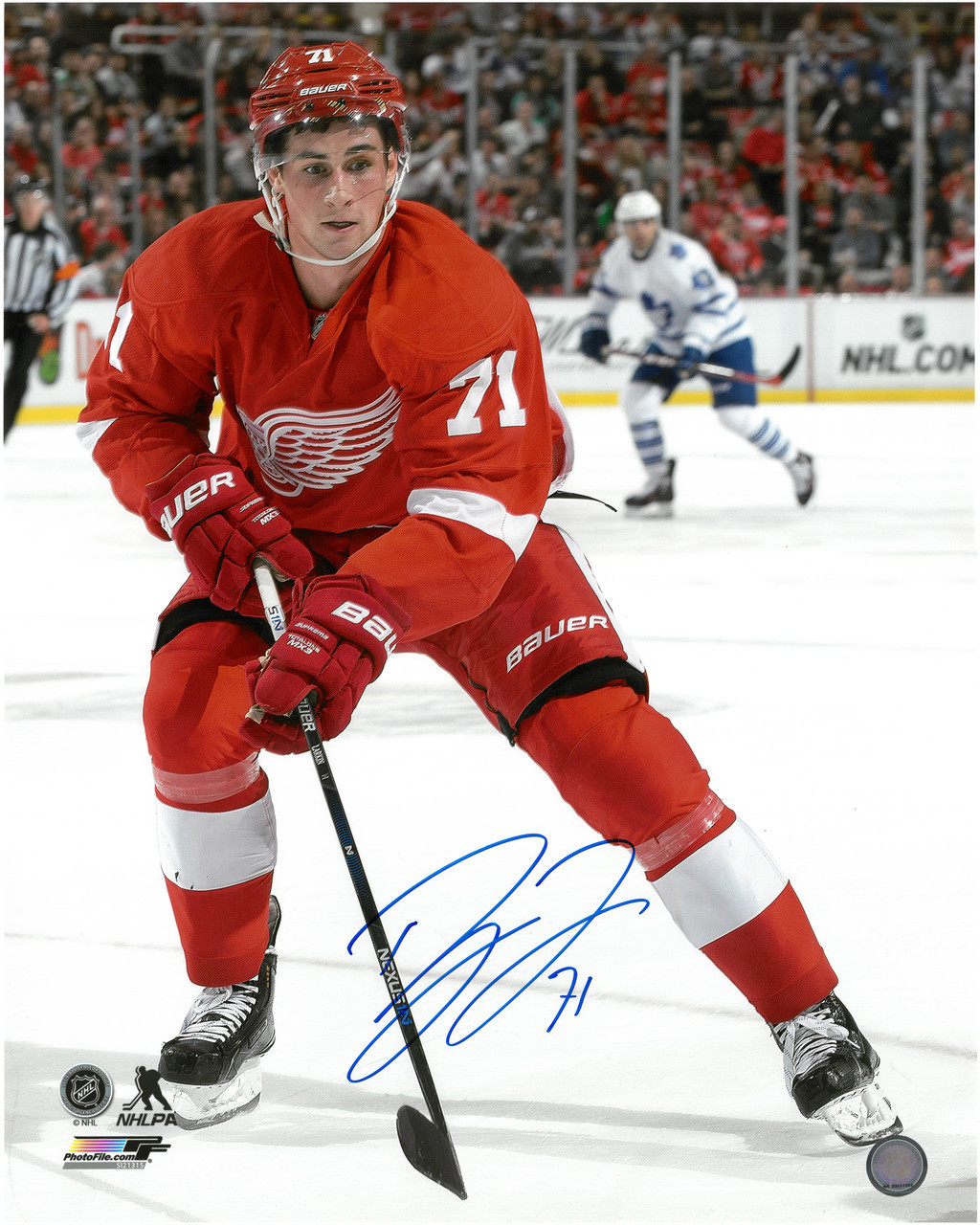 Dylan Larkin Autographed Detroit Red Wings Reebok Premier Jersey - Upper  Deck
