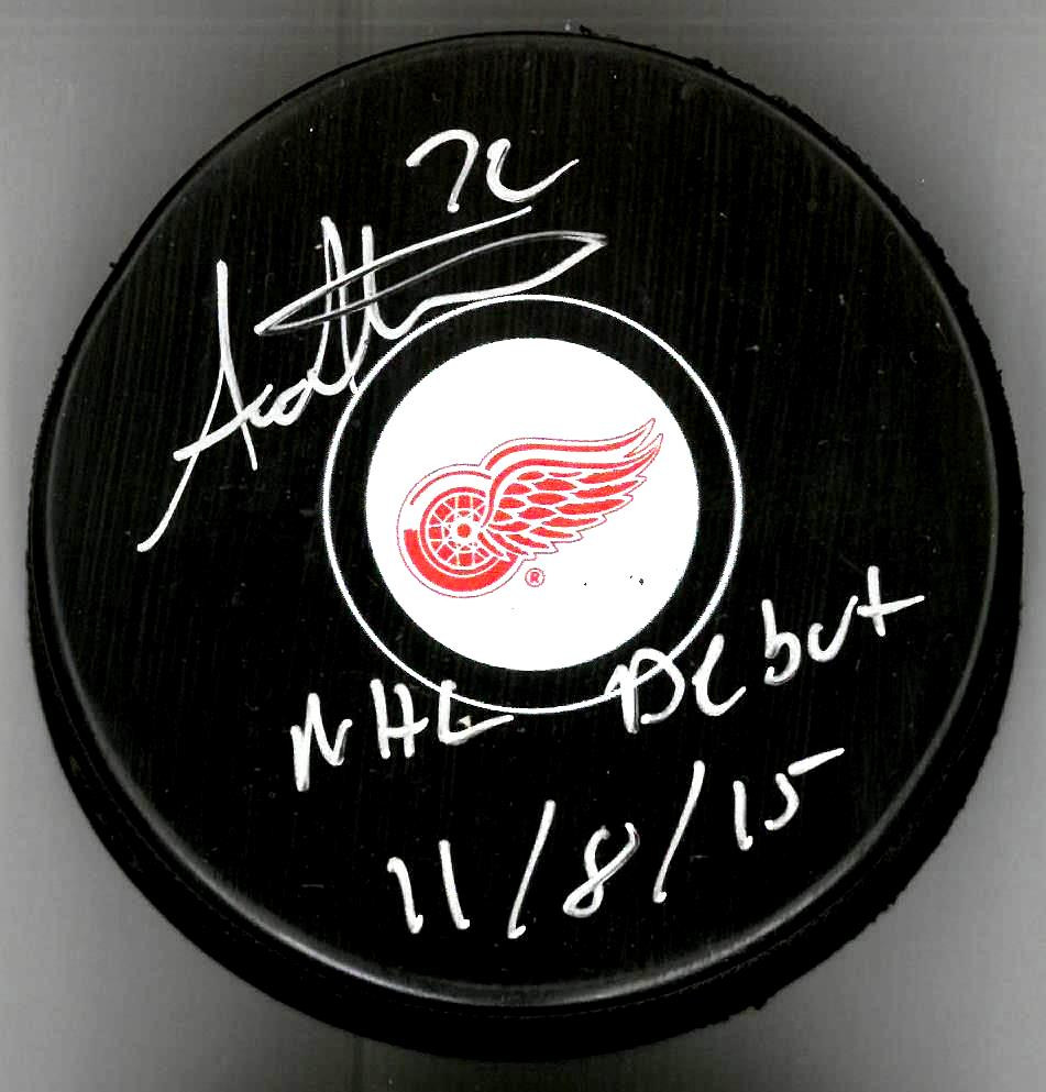 ANDY BATHGATE Signed Detroit Red Wings Puck 
