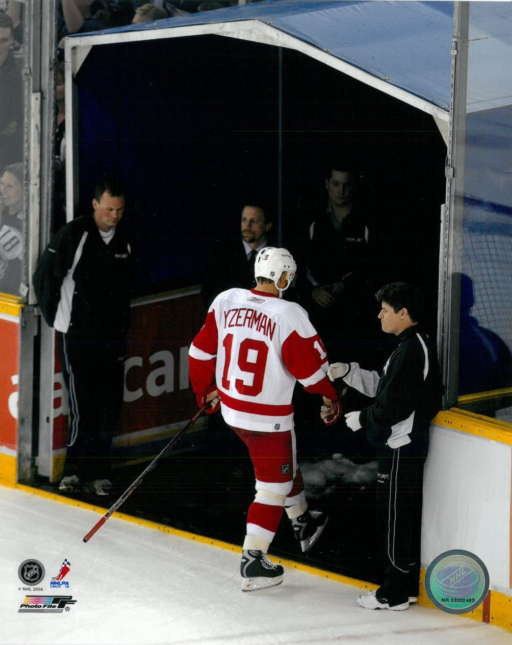 NHLREDWINGS: Photo  Steve yzerman, Red wings hockey, Detroit red