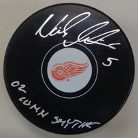 Nicklas Lidstrom Autographed Detroit Red Wings Souvenir Puck w/ "02 Conn Smythe"