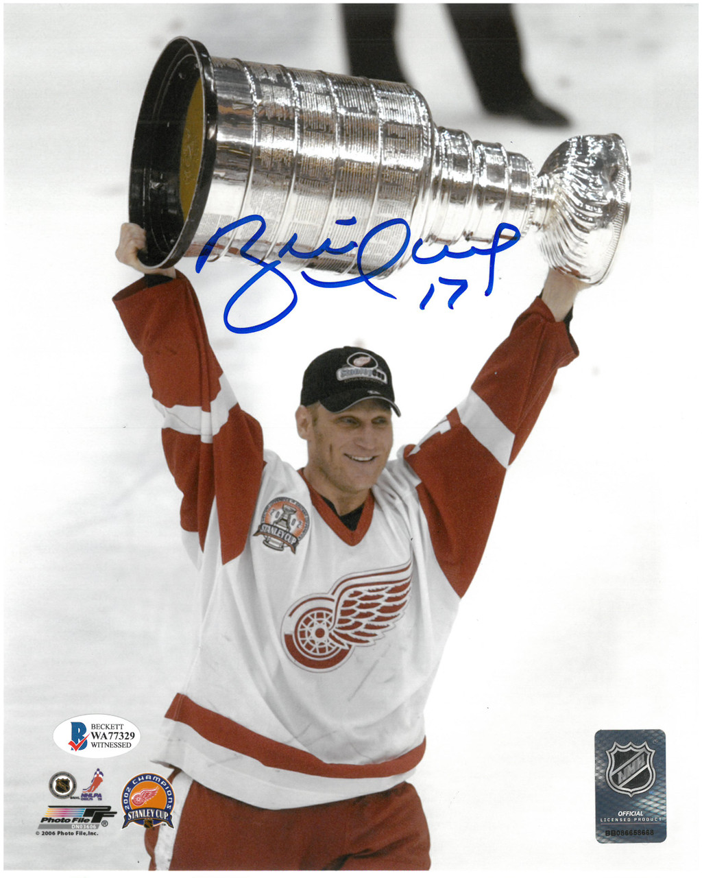 Brett Hull Autographed Detroit Red Wings 8x10 Photo #3 - 700th Goal