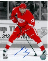 Pavel Datsyuk Autographed Detroit Red Wings 8x10 Photo #7 - Spotlight (vertical)