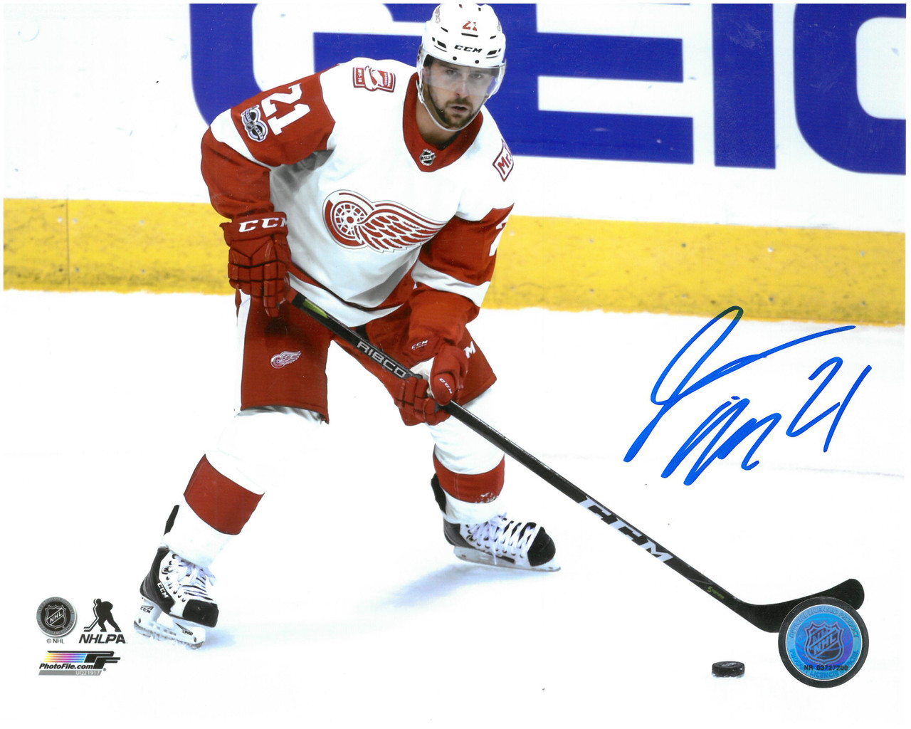 TOMAS TATAR Signed Detroit Red Wings Puck 