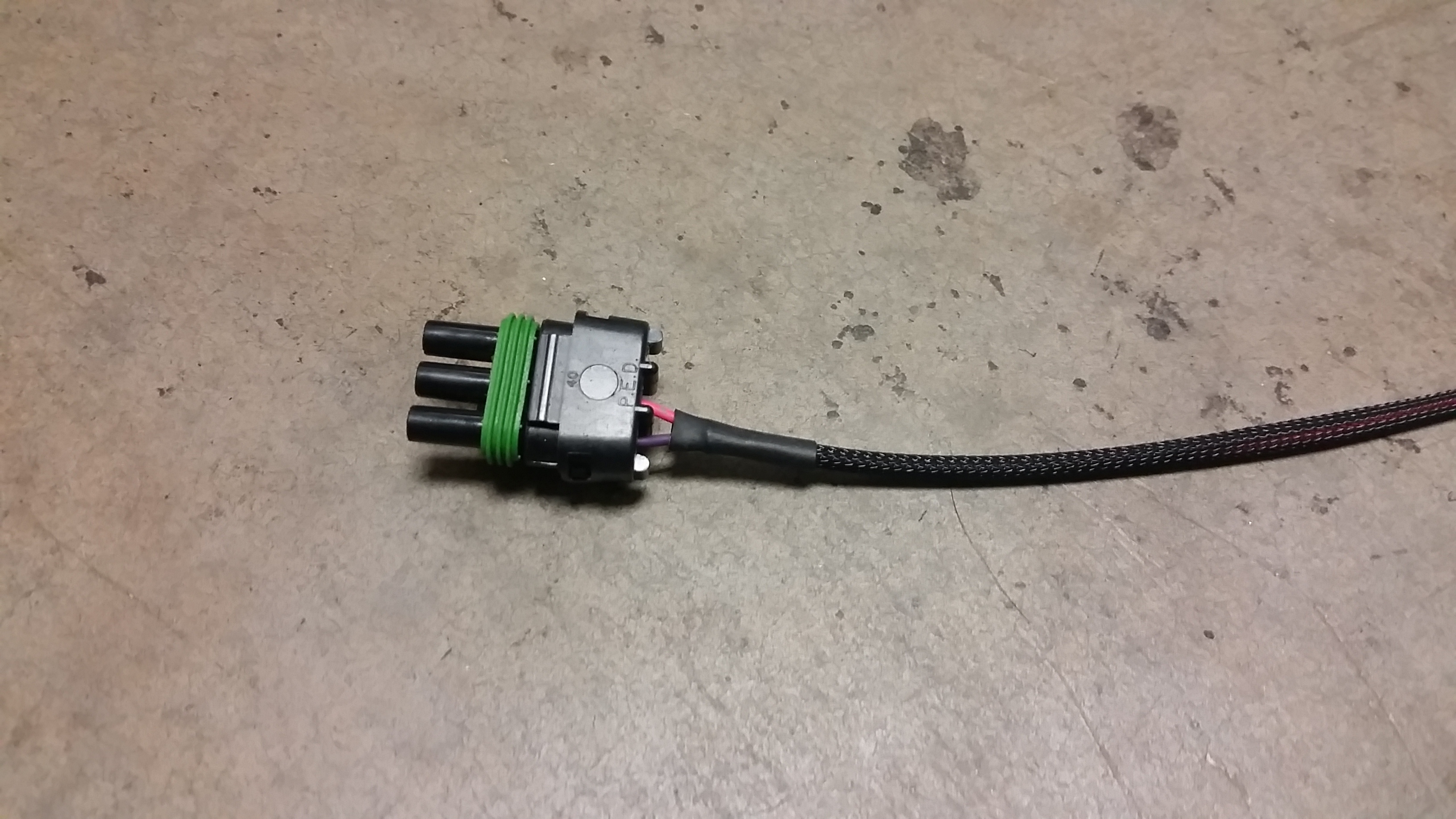 main-harness-data-link-raw.jpg