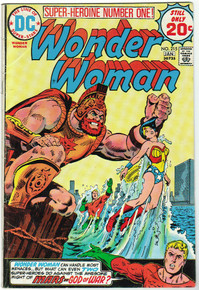 Wonder Woman #215 VG Front Cover