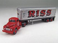 Classic Metal Works #31147 'Riss' Tractor / Trailer (HO)