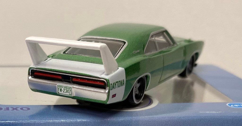 Oxford Diecast HO Scale 1969 Dodge Charger Daytona Bright Green White 87DD6900 