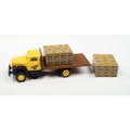 Classic Metal Works #40020 - '54 IH R-190 Flatbed Truck + Crates - Kow-Kare (HO)