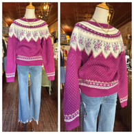 Very pretty floral fairisle crew neck sweater violet