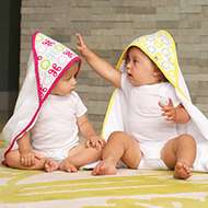 JJ Cole Hooded Towel Set White Vroom Parents Favorite