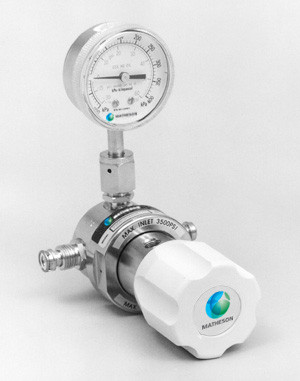 Model 9330 Series Ultra High-Purity Stainless Steel Line Regulator with Tied Diaphragm