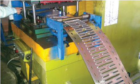 WALL DECK ROLL FORMING MACHINE