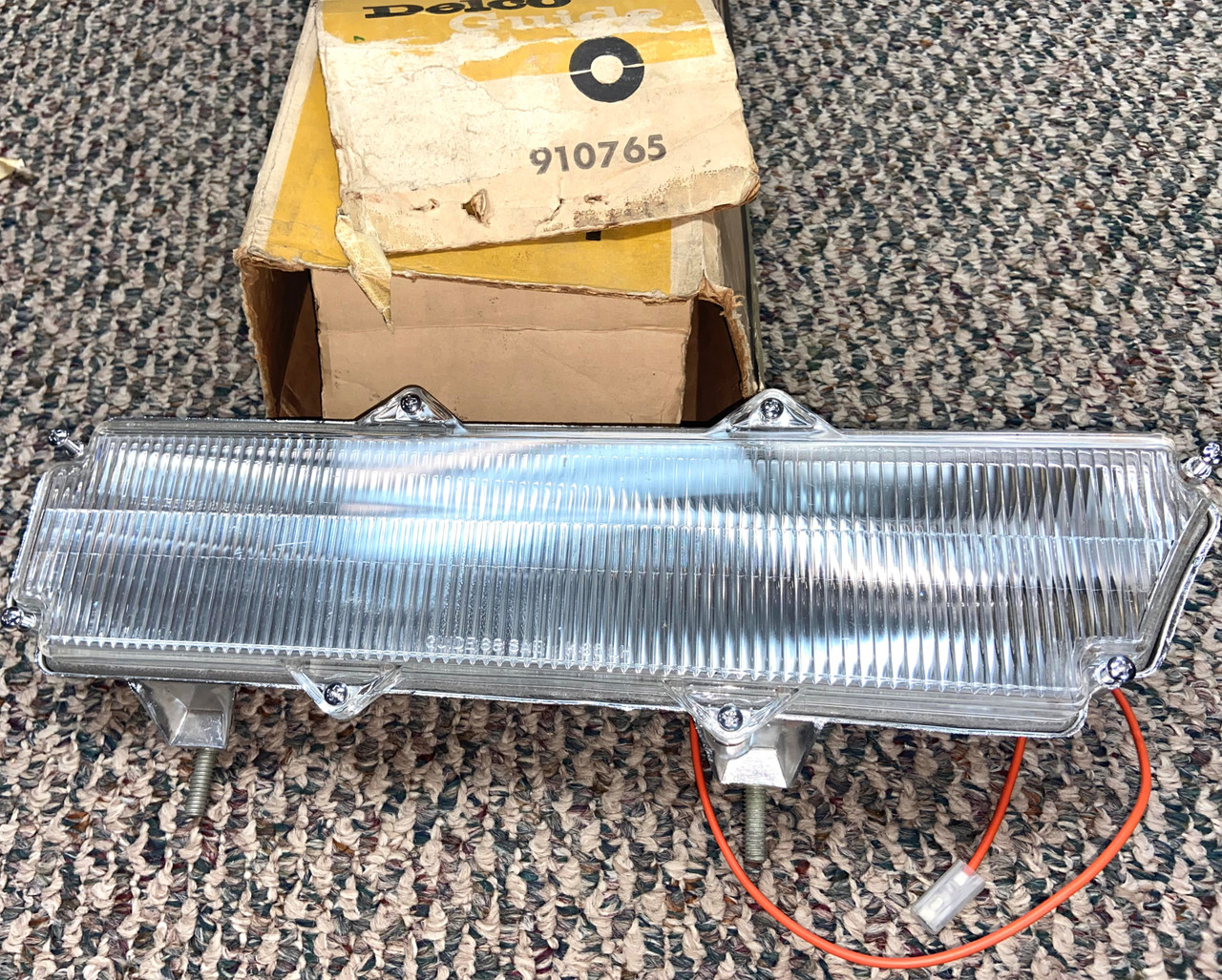 ステージ照明 1965 Cadillac New Old Stock Cornering Lamp Assembly