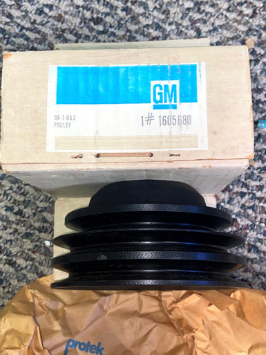 1976 Cadillac Seville NOS Pulley