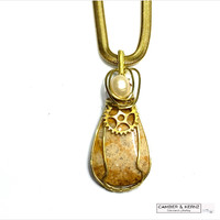 Fossilized Coral & Pearl Golden Necklace