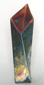 045 - Twisting Vase