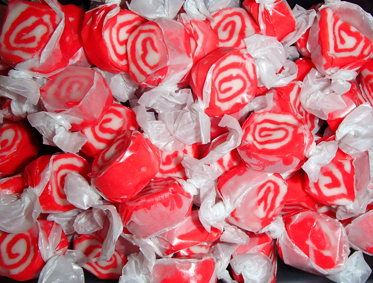 Salt Water Taffy Cinnamon Flavored 3 Pound ( 48 OZ ) - CandyKorner