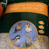 Superior wild bird seed with fruit (wheat-free) 5kg bag