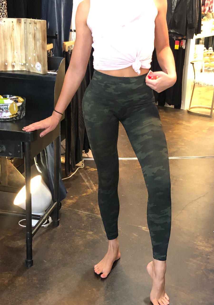 SPANX Women's Cropped Look at Me Now Seamless Leggings, Sage Camo, Green,  Print, SM - Regular 20 at  Women's Clothing store