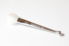 566 Blusher Brush (SOLD OUT)