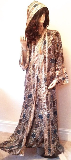 hooded kaftan