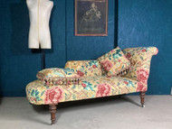 A FINE GENUINE HIGHLY DECORATIVE FLORAL ANTIQUE CHAISE OR SOFA