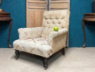 A FINE ANTIQUE VICTORIAN COUNTRY HOUSE ARMCHAIR IN ORIGINAL CONDITION