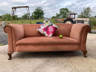 A FINE EDWARDIAN ANTIQUE COUNTRY HOUSE CHESTERFIELD SOFA