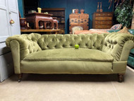 A FINE VICTORIAN ANTIQUE COUNTRY HOUSE CHESTERFIELD SOFA