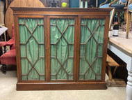 A FINE EDWARDIAN ANTIQUE ENGLISH COUNTRY HOUSE 3 DOOR BOOKCASE