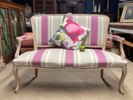 A CHARMING VINTAGE FRENCH CHATEAU 2 SEATER SALON SOFA OR WINDOW SEAT