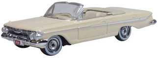 87CI61005 HO Scale Oxford Diecast Chevrolet Impala Convertible 1961 Almond Beige/White