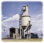 933-3042 Walthers Cornerstone Series Concrete Coaling Tower