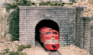 C1267 O Woodland Scenics Tunnel Portal Cut Stone
