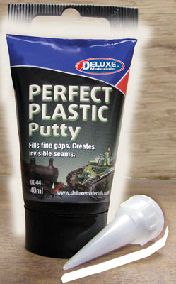 BD44 Deluxe Materials Perfect Plastic Putty 40ml