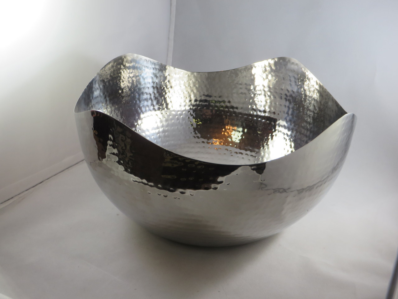 Hammered Stainless Scalloped Bowl - PRESTIGE CUTLERY