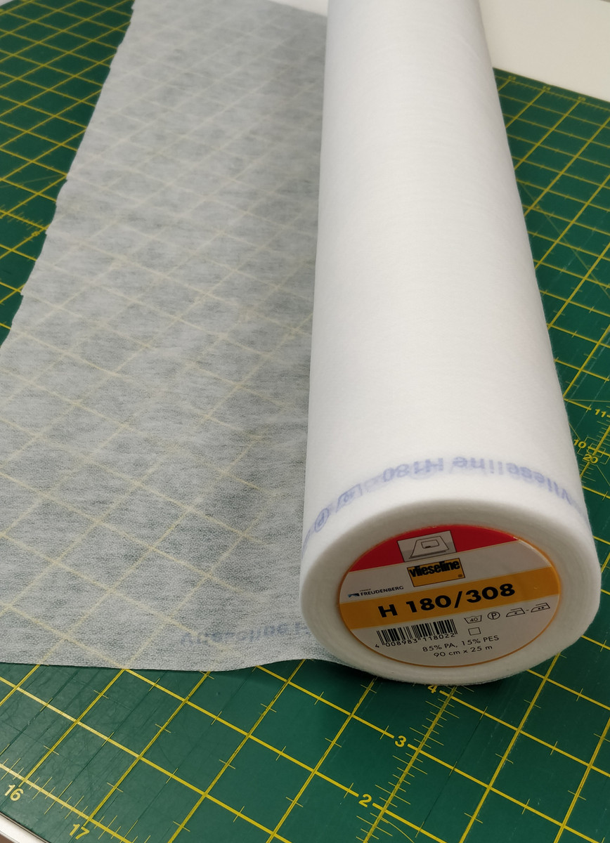 Light weight iron on interfacing by Vlieseline 90 cm H180/308