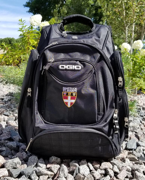 Ogio Metro backpack features back panel side-entry padded laptop pocket, large center storage area. Power cord and mouse storage, internal file sleeve. Weatherproof fleece-lined digital media/audio pockets with headphone exit port,. Adjustable sternum strap, deluxe organization panel.