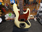 2002 Fender Custom Shop '64 Jazz Bass 2002 - Reliced Olympic White