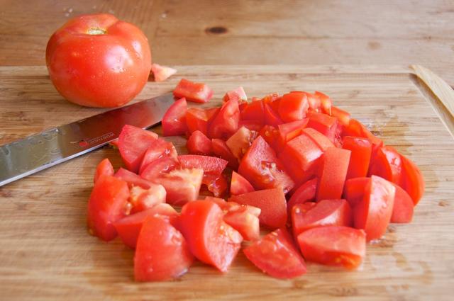 chopped fresh tomatoes