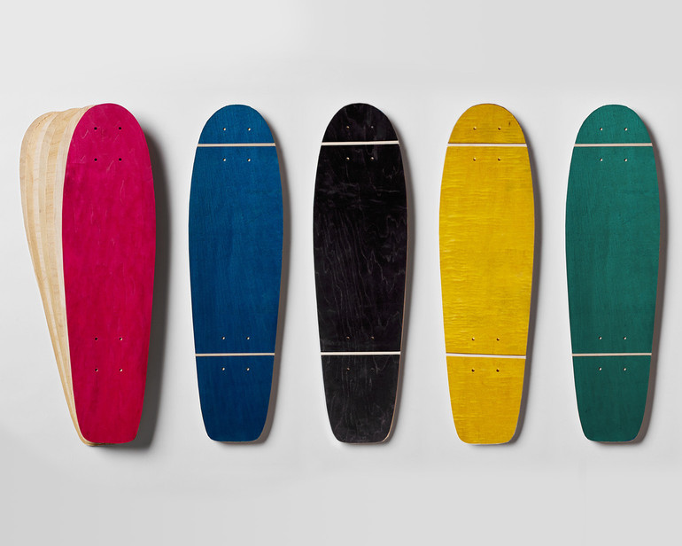 Five sets of Lil’Rockit-shaped maple veneer 7-layer sets, each one includes a random color dye-infused sheet