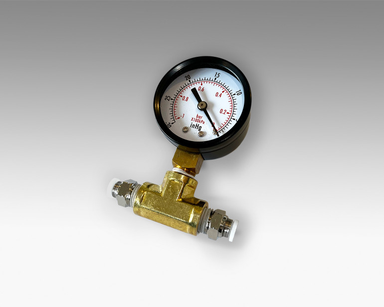 This gauge will indicate maximum vacuum pressure and any changes while pressing.