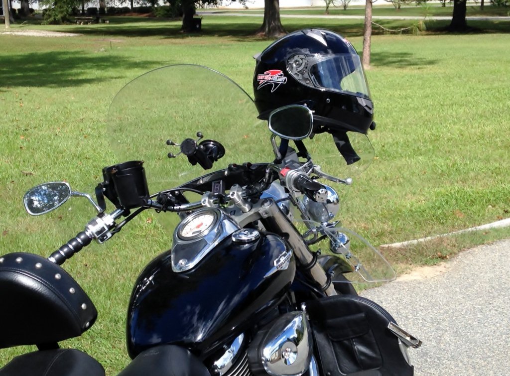 2005-suzuki-boulevard-with-v-h-pipes.jpg