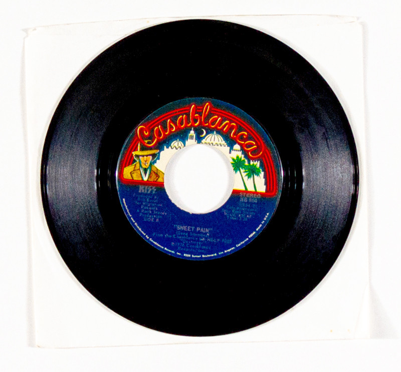 Kiss 45 Rpm Vinyl Sweet Pain Shout It Out Loud White Sleeve Kiss Museum