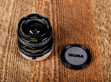 Sigma 28mm 2.8 Mini Wide Canon FD Mount Multi Coated Lens w Case