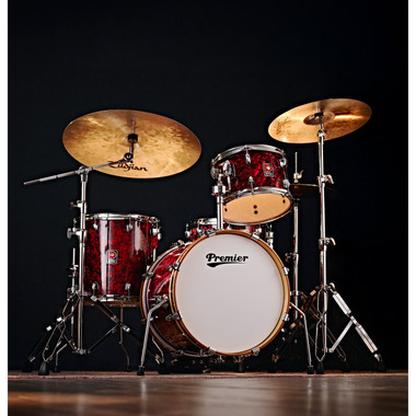 Premier Artist Heritage PAH18-4SPBUW kit with 18-inch bass drum in a performance setting