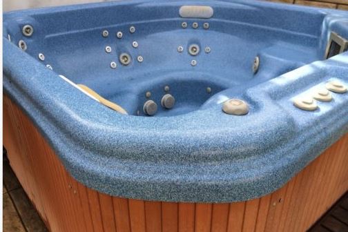 jacuzzi spa hot tub