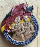 aa027 - c1952 Month of the German-Soviet-Friendship pressed cardboard badge