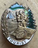 aa022 - c1950s national tourist achievement badge with very low serial number