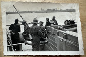 aa541 - Luftwaffe soldiers with light FLAK & Stahlhelm protecting a river ferry